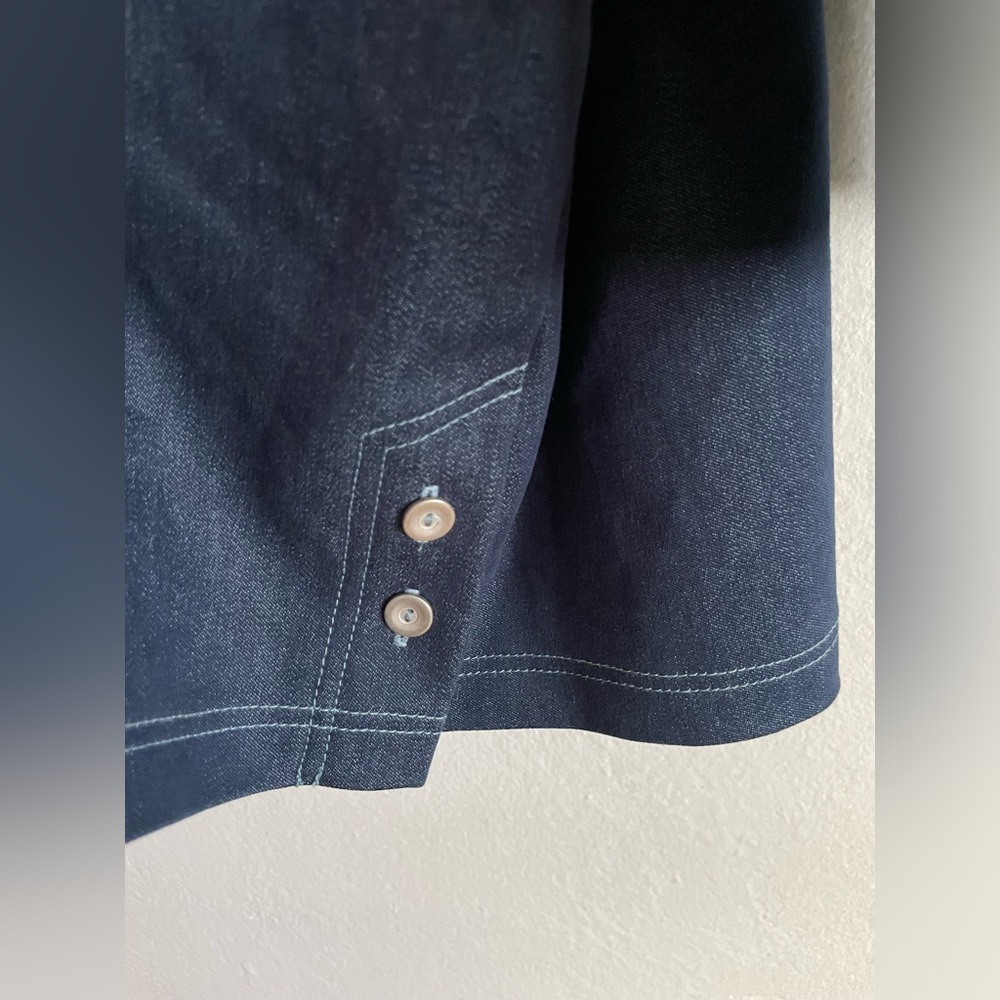 Chambray Two Tone Shacket W/Silver Buttons And Po… - image 4